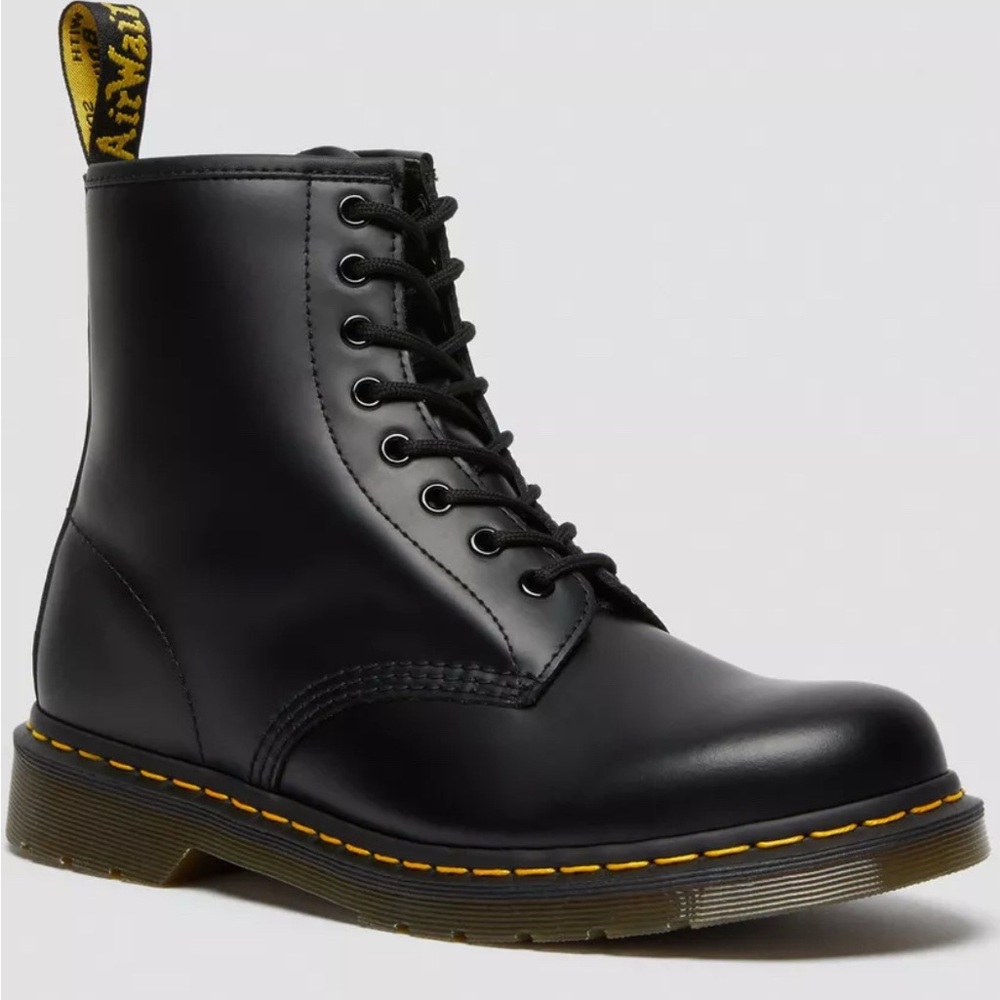 1460 SMOOTH LEATHER LACE UP BOOTS